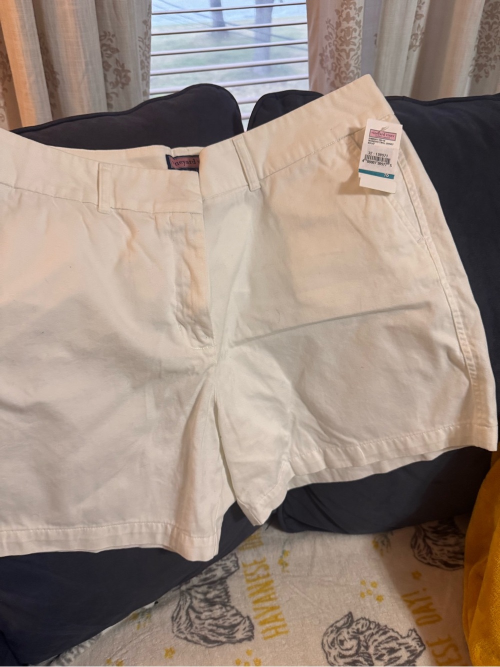 Vineyard Vines Women's white Bermuda Shorts